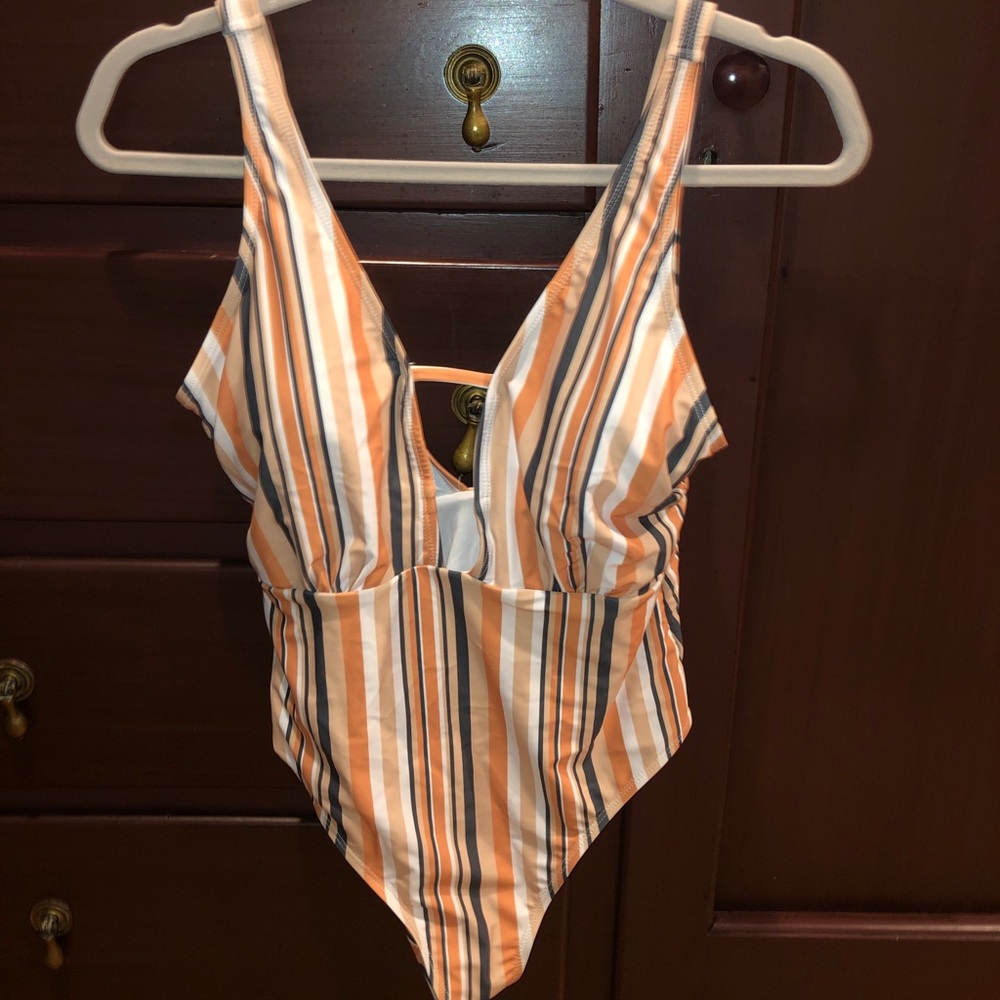 Brand new cup she one-piece swim